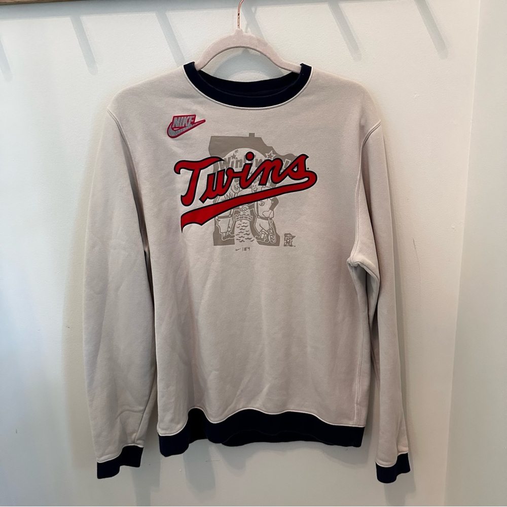 Nike Women's Cream and Navy Twins Graphic Sweatshirt